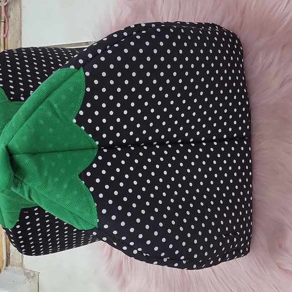 Brand New POLKA-DOT "STRAWBERRY" Shaped Soft Cat House-L - Picture 3 of 9